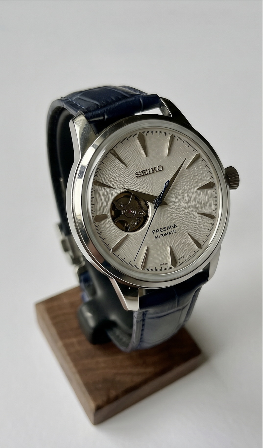 Presage White